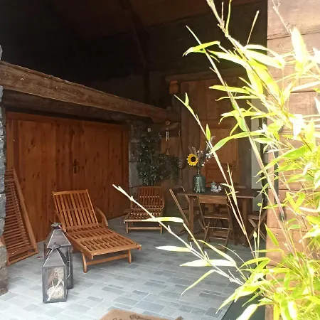 Romantique Dans Centre De Bien-être Au Chant De L'eau