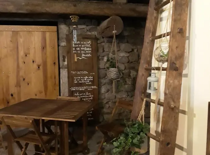 Romantique Dans Centre De Bien-etre Au Chant De L'eau Bed & Breakfast 4*