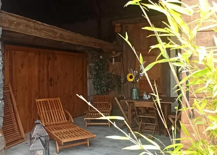 Romantique Dans Centre De Bien-etre Au Chant De L'eau